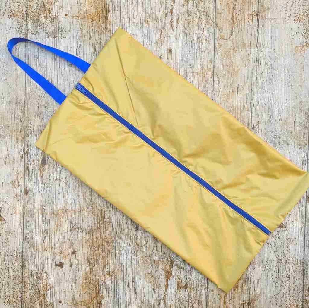 Bolsa para zapatos impermeable · Amarillo oscuro Azul