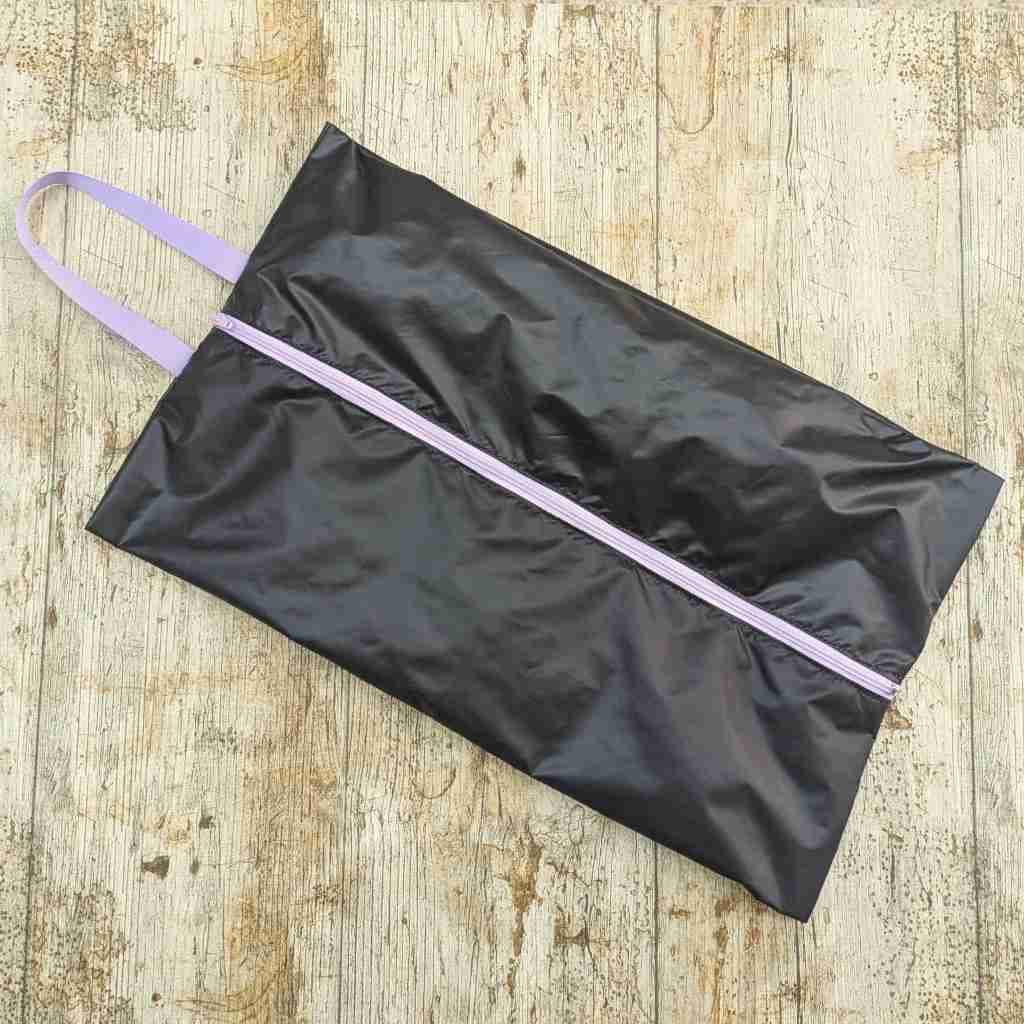 Bolsa para zapatos impermeable · Lila Negro