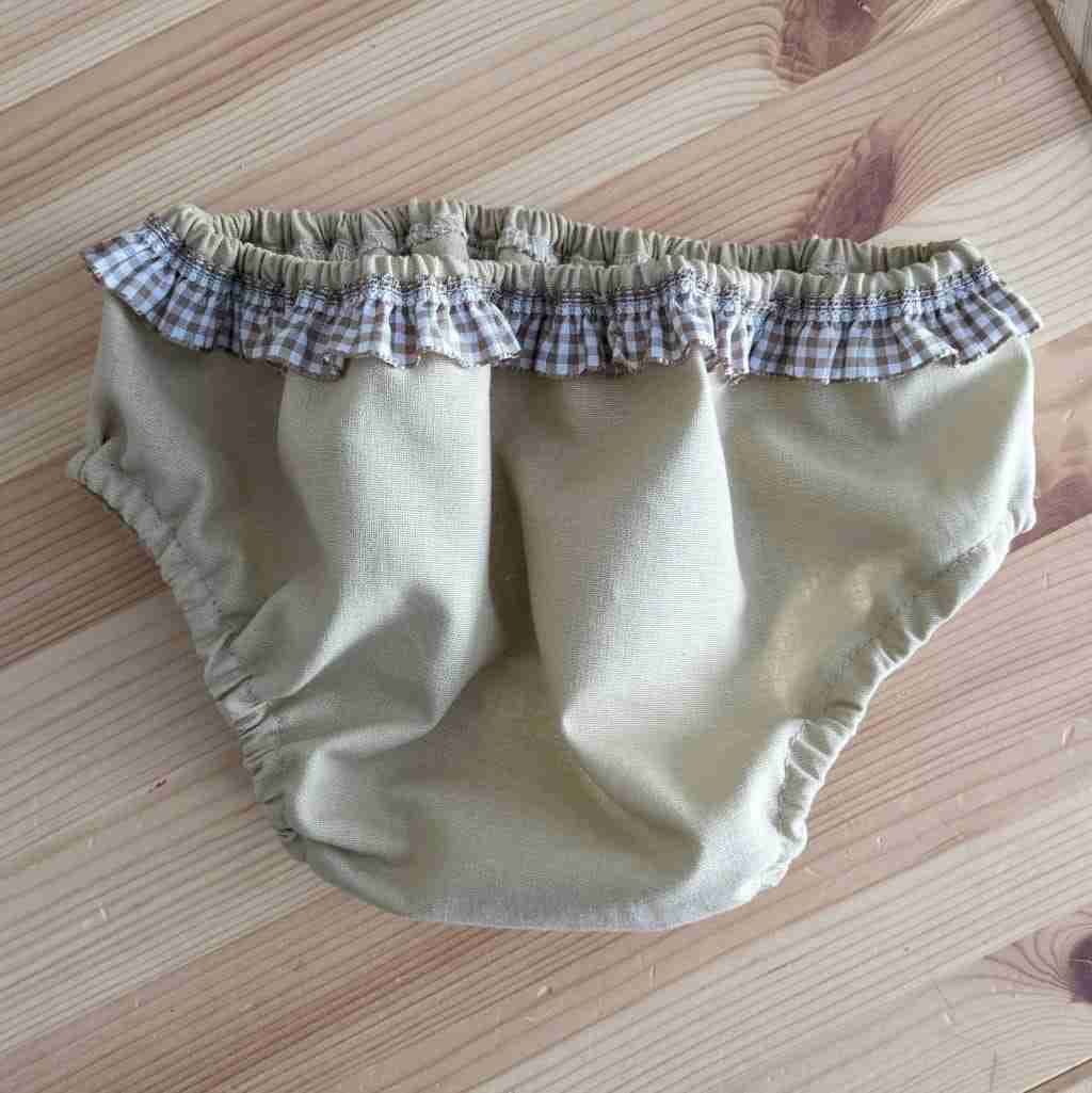 Cubrepañal Volante beige